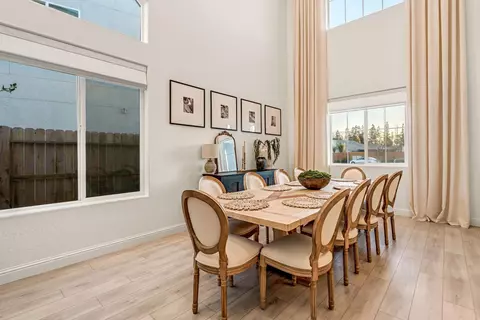 Dining - 1811 Agua Dulce Ave, Clovis, CA 93619 photo 1 of 5
