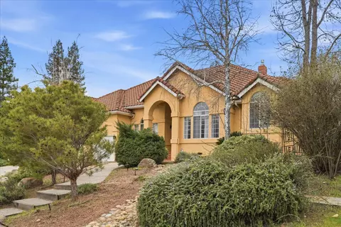 40484 Goldside Dr, Oakhurst, CA 93644
