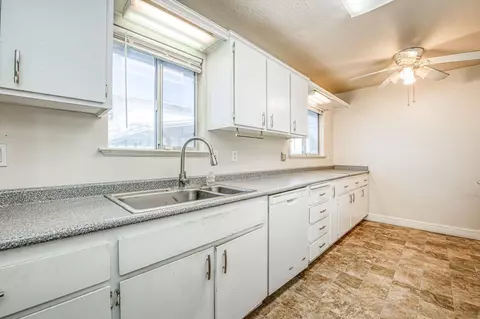 Kitchen - 51 San Jose Ave, Clovis, CA 93612 photo 2 of 5