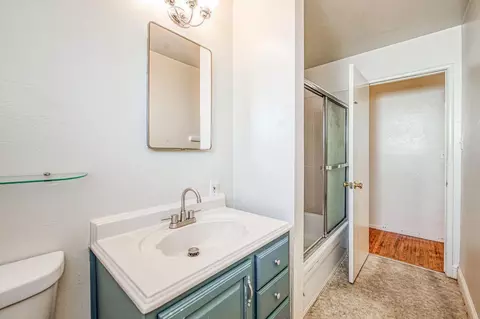 Bath - 51 San Jose Ave, Clovis, CA 93612 photo 1 of 2