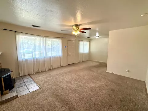 Living - 51 San Jose Ave, Clovis, CA 93612 photo 2 of 4