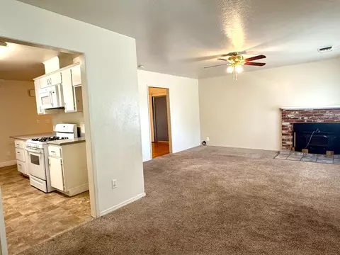 Living - 51 San Jose Ave, Clovis, CA 93612 photo 4 of 4