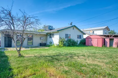 Exterior - 51 San Jose Ave, Clovis, CA 93612 photo 7 of 10