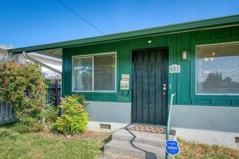 Exterior - 51 San Jose Ave, Clovis, CA 93612 photo 4 of 10