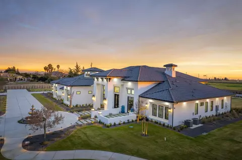 Exterior - 3729 E Queens Ct, Clovis, CA 93619 photo 15 of 15