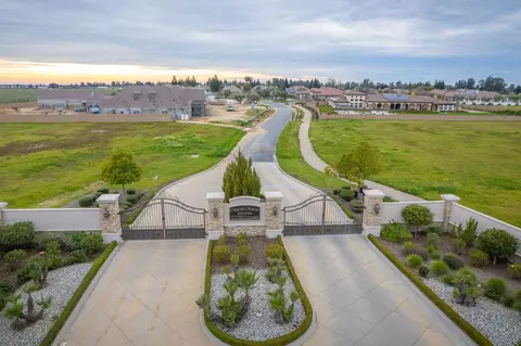 View/Area - 3729 E Queens Ct, Clovis, CA 93619 photo 1 of 1