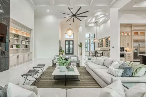 Living - 3729 E Queens Ct, Clovis, CA 93619 photo 2 of 5