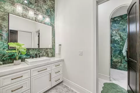 Bath - 3729 E Queens Ct, Clovis, CA 93619 photo 5 of 12