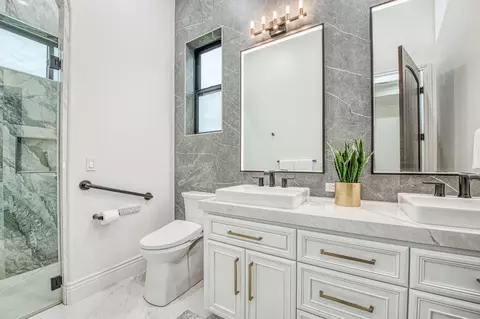 Bath - 3729 E Queens Ct, Clovis, CA 93619 photo 7 of 12