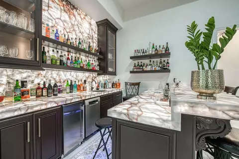 Kitchen - 3729 E Queens Ct, Clovis, CA 93619 photo 5 of 6