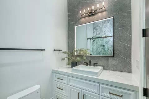 Bath - 3729 E Queens Ct, Clovis, CA 93619 photo 1 of 12