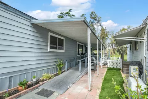 339 N Frankwood Ave #9, Sanger, CA 93657