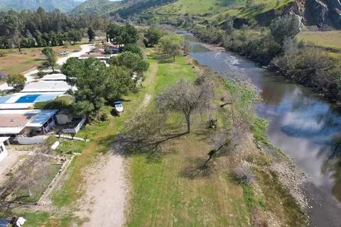 25433 E Trimmer Spgs #4, Sanger, CA 93657