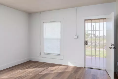 Living - 12283 E Dinuba Ave, Selma, CA 93662 photo 2 of 3