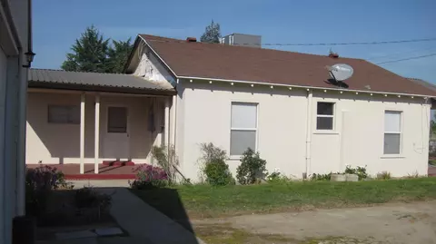 Exterior - 12283 E Dinuba Ave, Selma, CA 93662 photo 7 of 9