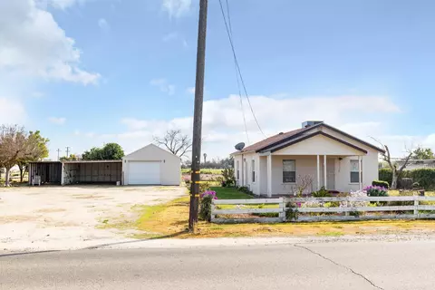 12283 E Dinuba Ave, Selma, CA 93662