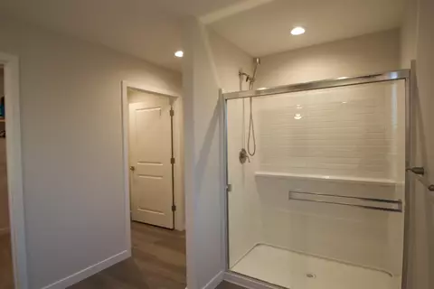 Bath - 4154 Constance Rd, Madera, CA 93636 photo 3 of 4