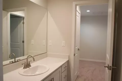 Bath - 4154 Constance Rd, Madera, CA 93636 photo 4 of 4