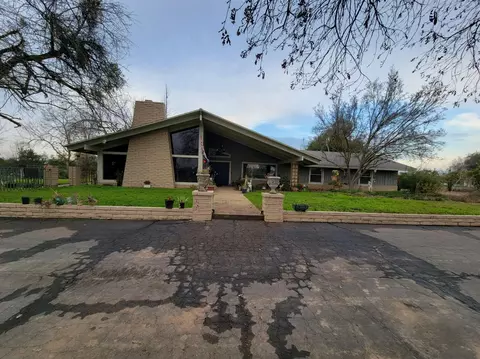 Exterior - 17366 E Belmont Ave, Sanger, CA 93657 photo 2 of 9