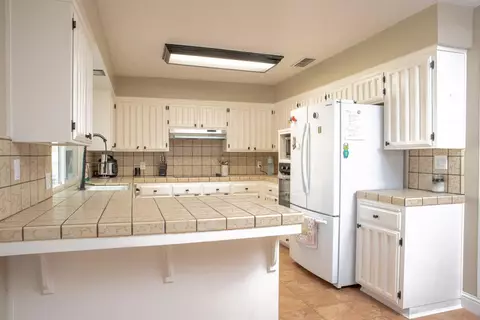 Kitchen - 17366 E Belmont Ave, Sanger, CA 93657 photo 1 of 2