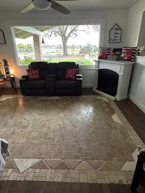 Living - 17366 E Belmont Ave, Sanger, CA 93657 photo 1 of 2