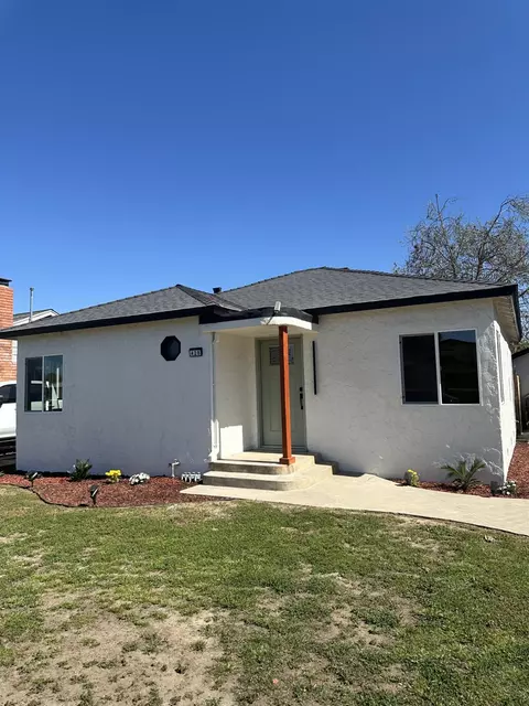 428 Greenwood Ave, Sanger, CA 93657