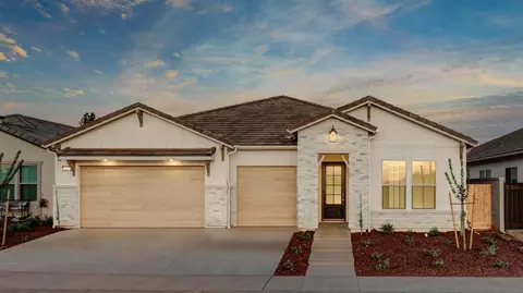 Exterior - 1687 N Blackwood Ave, Clovis, CA 93619 photo 2 of 4