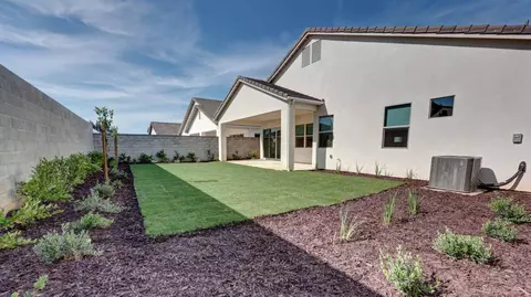 Exterior - 1687 N Blackwood Ave, Clovis, CA 93619 photo 3 of 4