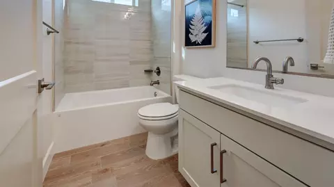 Bath - 1687 N Blackwood Ave, Clovis, CA 93619 photo 1 of 4