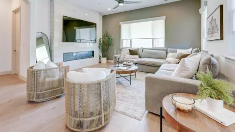 Living - 1675 N Blackwood Ave, Clovis, CA 93619 photo 2 of 2