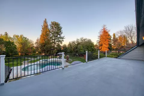 Exterior - 2649 Heritage Ave, Clovis, CA 93619 photo 6 of 10
