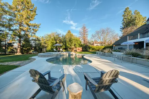 Exterior - 2649 Heritage Ave, Clovis, CA 93619 photo 8 of 10