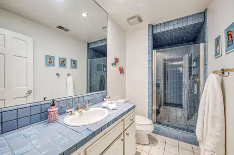 Bath - 2649 Heritage Ave, Clovis, CA 93619 photo 9 of 9