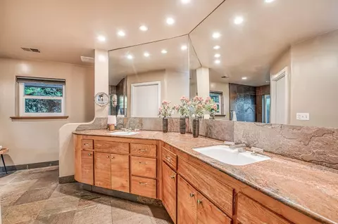 Bath - 2649 Heritage Ave, Clovis, CA 93619 photo 5 of 9