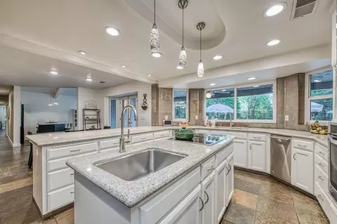 Kitchen - 2649 Heritage Ave, Clovis, CA 93619 photo 4 of 6