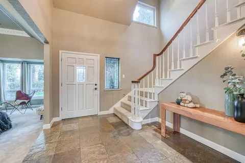 Entry Way - 2649 Heritage Ave, Clovis, CA 93619 photo 2 of 11