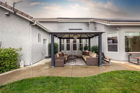 Exterior - 1890 N Hornet Ave, Clovis, CA 93619 photo 8 of 8
