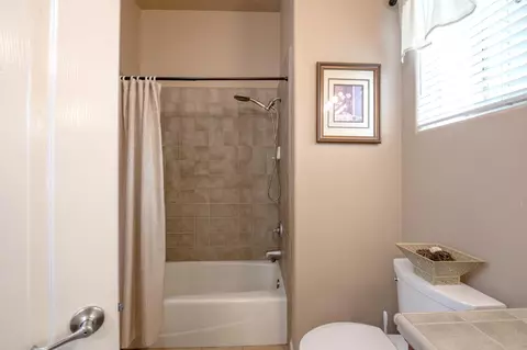 Bath - 1890 N Hornet Ave, Clovis, CA 93619 photo 5 of 5