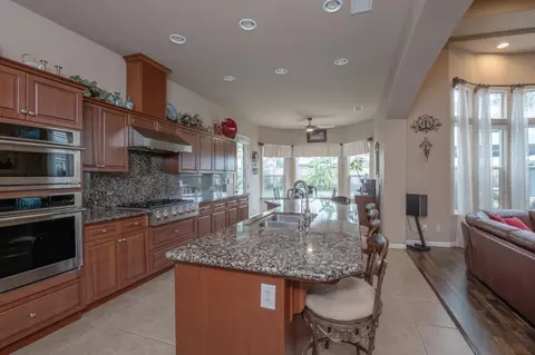 Kitchen - 1890 N Hornet Ave, Clovis, CA 93619 photo 5 of 6