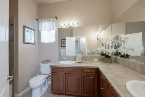 Bath - 1890 N Hornet Ave, Clovis, CA 93619 photo 4 of 5