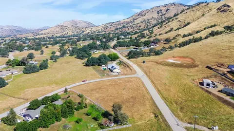 6301 Lupine, Sanger, CA 93657 photo 9