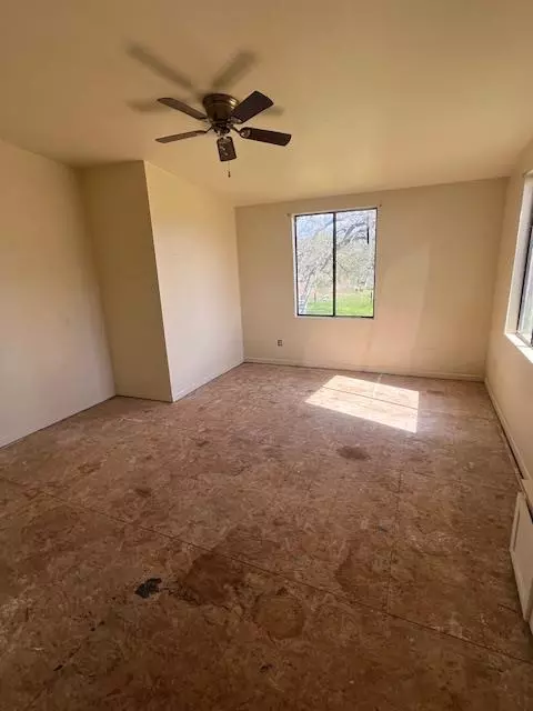 Bedroom - 26943 Butterfield Stage Pl, O Neals, CA 93645 photo 2 of 3