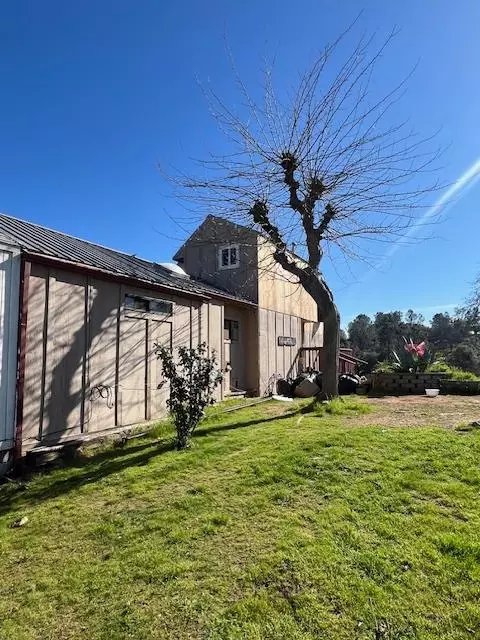 Exterior - 26943 Butterfield Stage Pl, O Neals, CA 93645 photo 3 of 15