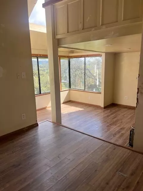 Living - 26943 Butterfield Stage Pl, O Neals, CA 93645 photo 2 of 3