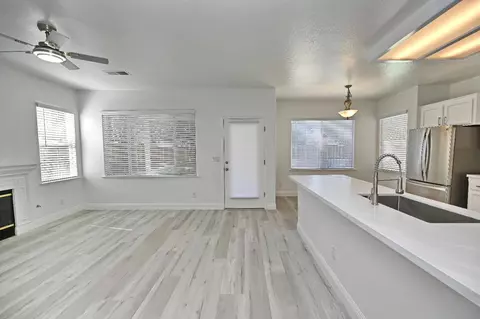 Living - 878 N Ash Ave, Clovis, CA 93611 photo 10 of 15