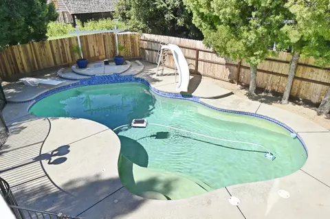 Exterior - 878 N Ash Ave, Clovis, CA 93611 photo 12 of 25