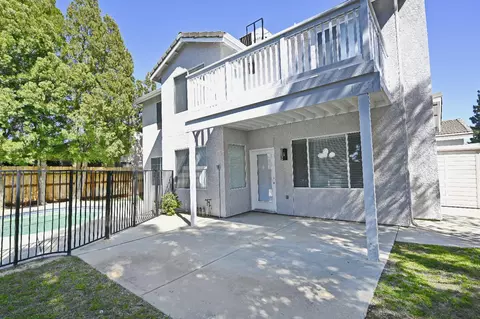 Exterior - 878 N Ash Ave, Clovis, CA 93611 photo 16 of 25