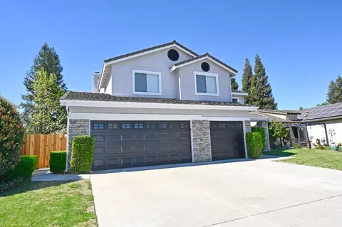 Exterior - 878 N Ash Ave, Clovis, CA 93611 photo 3 of 25