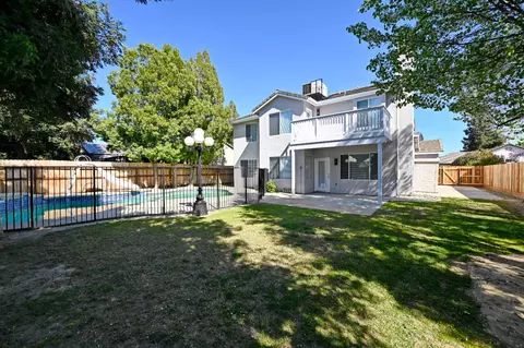 Exterior - 878 N Ash Ave, Clovis, CA 93611 photo 20 of 25