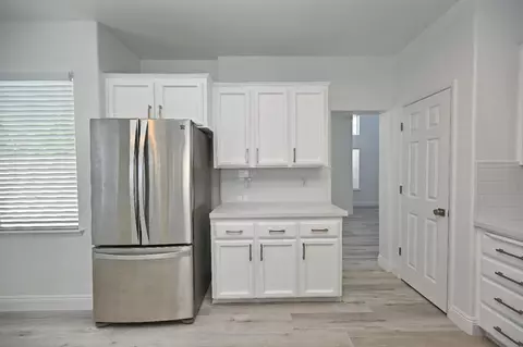 Kitchen - 878 N Ash Ave, Clovis, CA 93611 photo 6 of 9